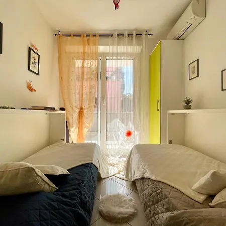 300mt Dal Mare - Wi-fi - Ampio Terrazzo - Free Parking Apartment *