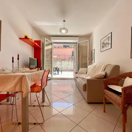 300mt Dal Mare - Wi-fi - Ampio Terrazzo - Free Parking Apartman