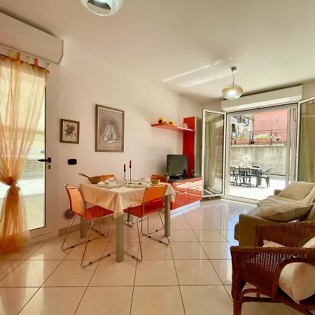 300mt Dal Mare - Wi-fi - Ampio Terrazzo - Free Parking Apartment *